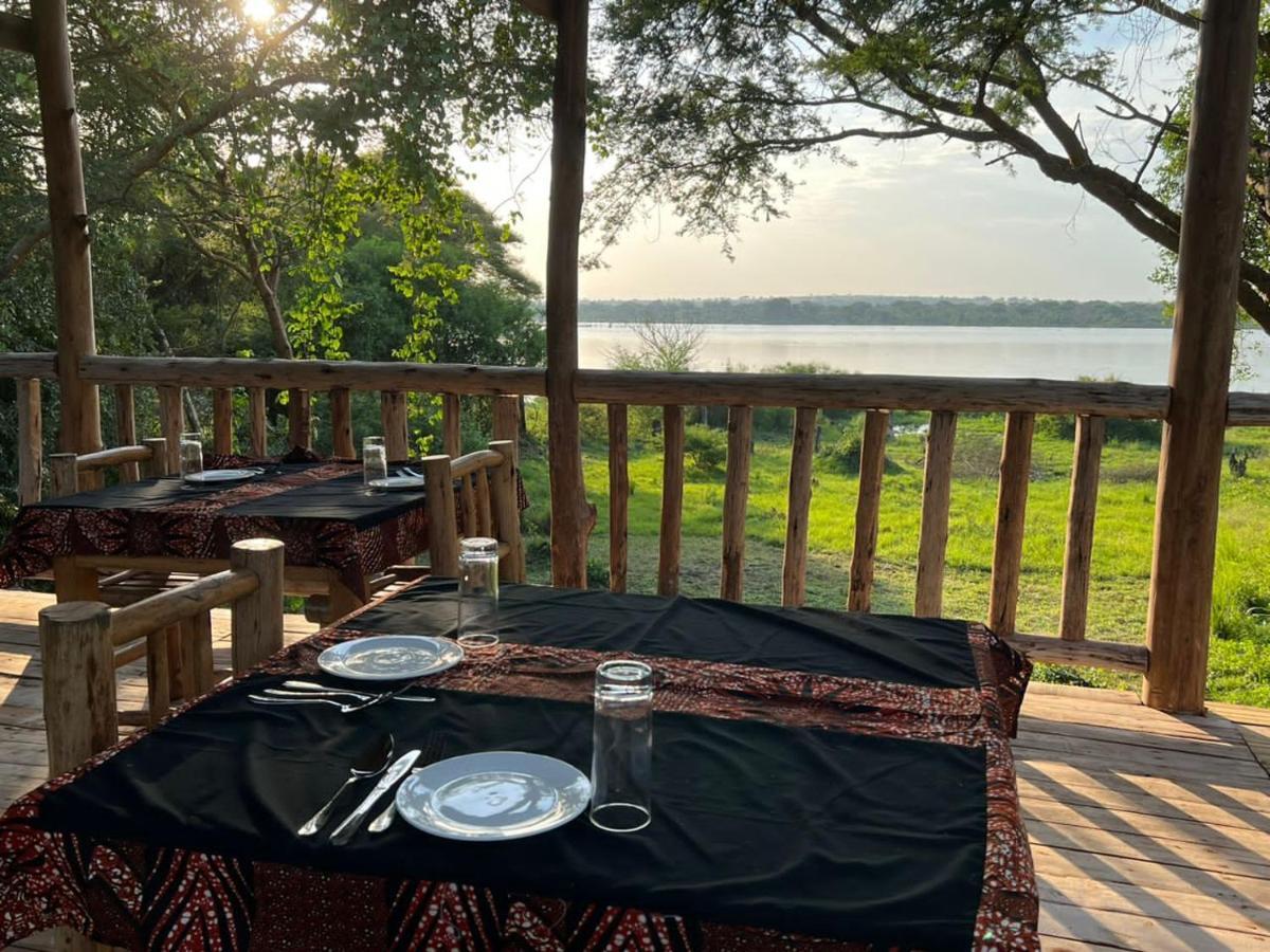 Murchison Giraffe Camp Paraa Ngoại thất bức ảnh