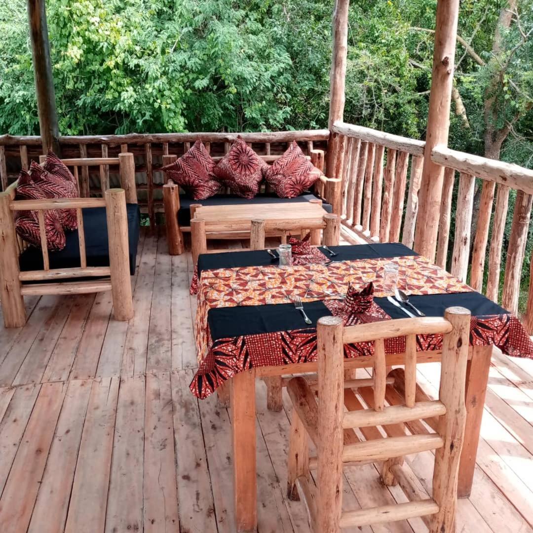 Murchison Giraffe Camp Paraa Ngoại thất bức ảnh